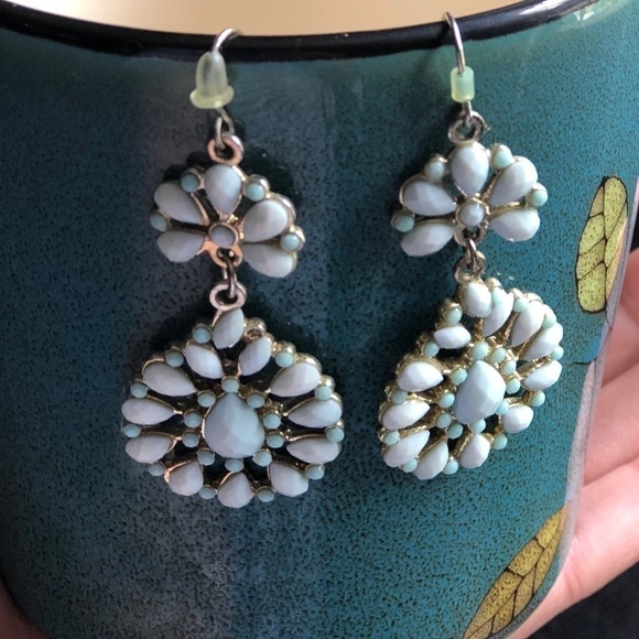 Mint Green/Gold Chandelier Boho Drop Earrings - Picture 2 of 3